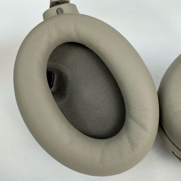 Sony WH-1000XM4 Headphones - Picture 10 of 16